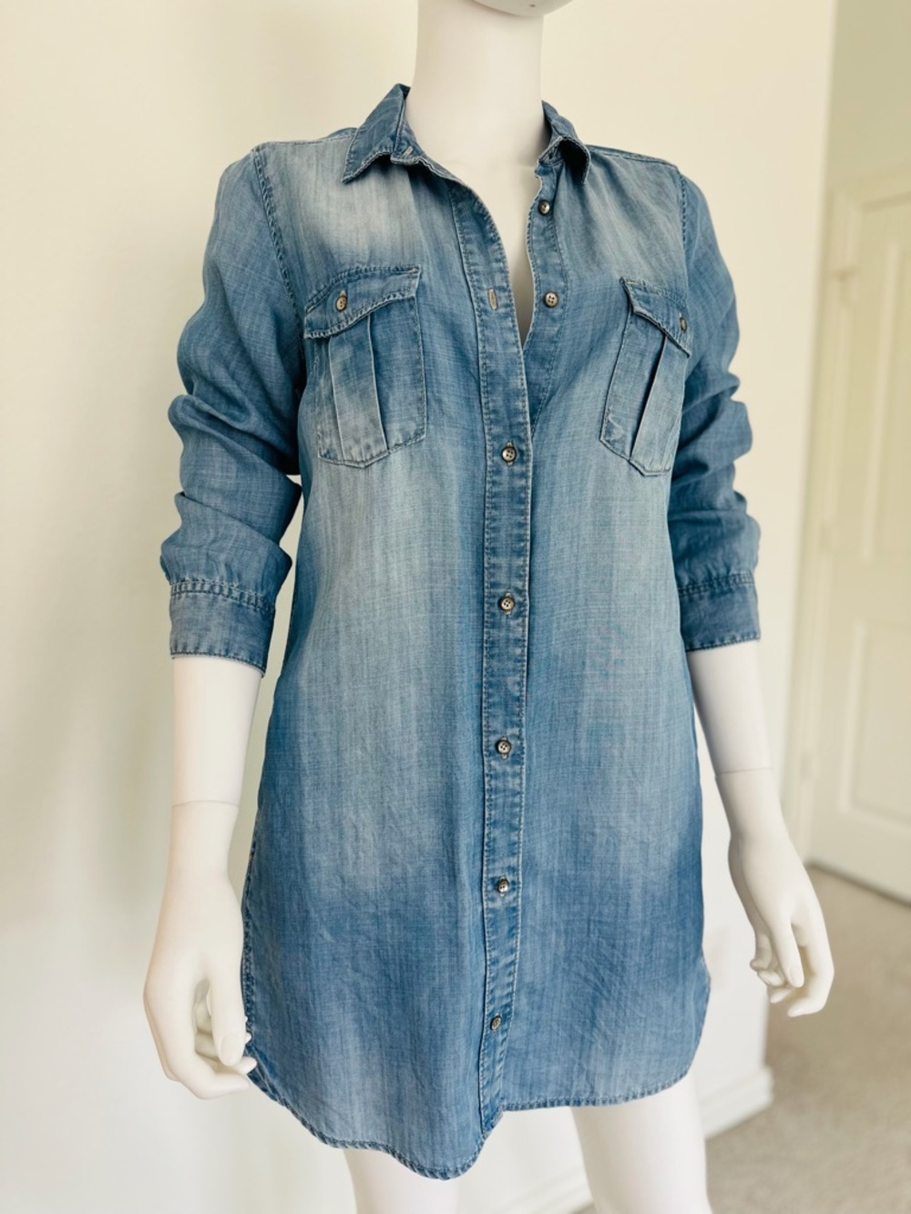NWOT H&M Light Wash Denim Shirt Dress Blue Size 4